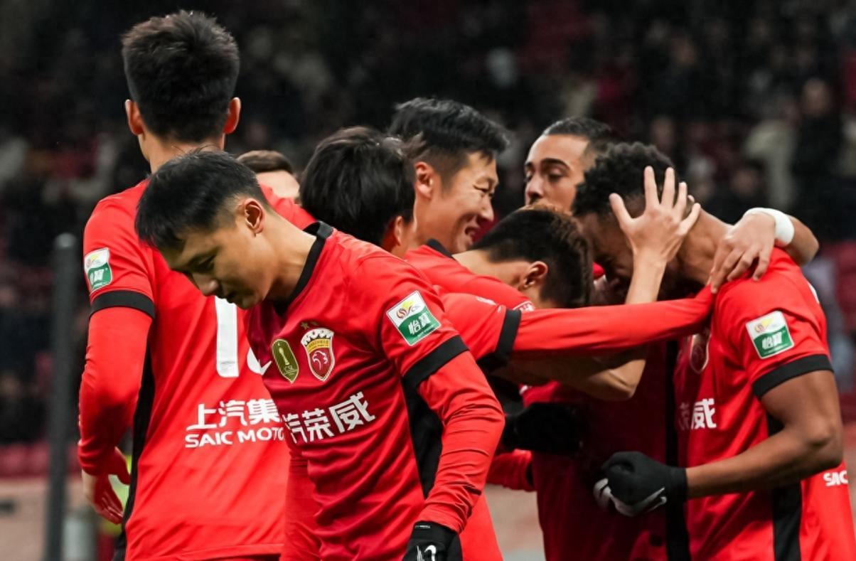 基达菲主场苦战，简单冲动惹众怒！