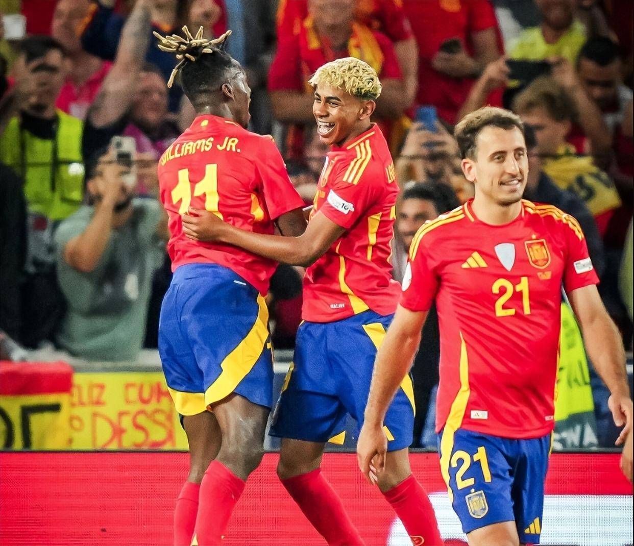 西班牙队长领衔破门，带领球队逆转胜！