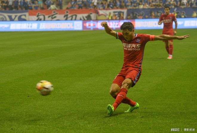 包含上海绿地申花战胜重庆斯威，积分攀升的词条