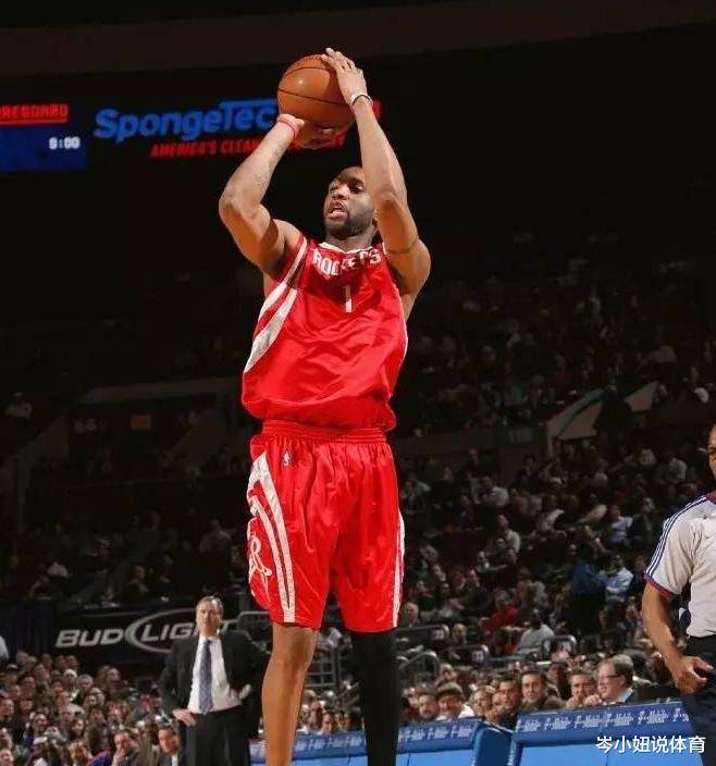 魔术队在决赛中带着伤病一路奋进的简单介绍