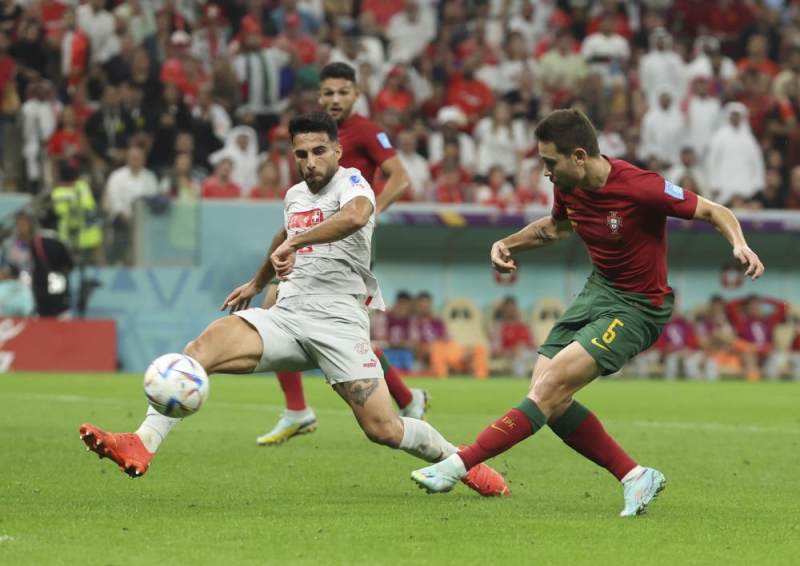 葡萄牙球队精湛表现，成功晋级淘汰赛