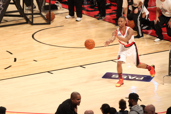 包含科隆球员举行慈善活动，传球技巧大比拼的词条