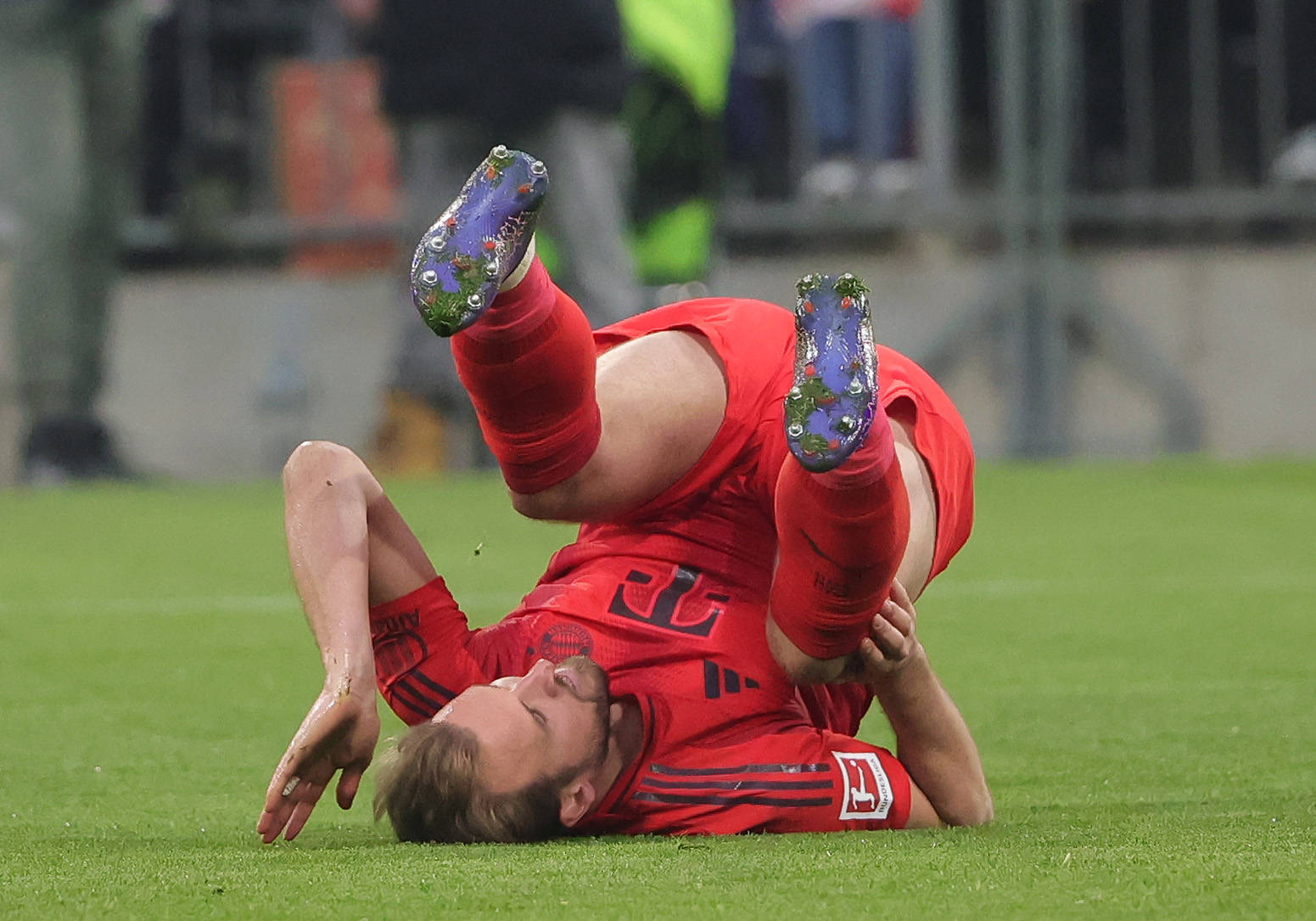 包含沃尔夫斯堡队实力碾压，轻松赢得比赛的词条