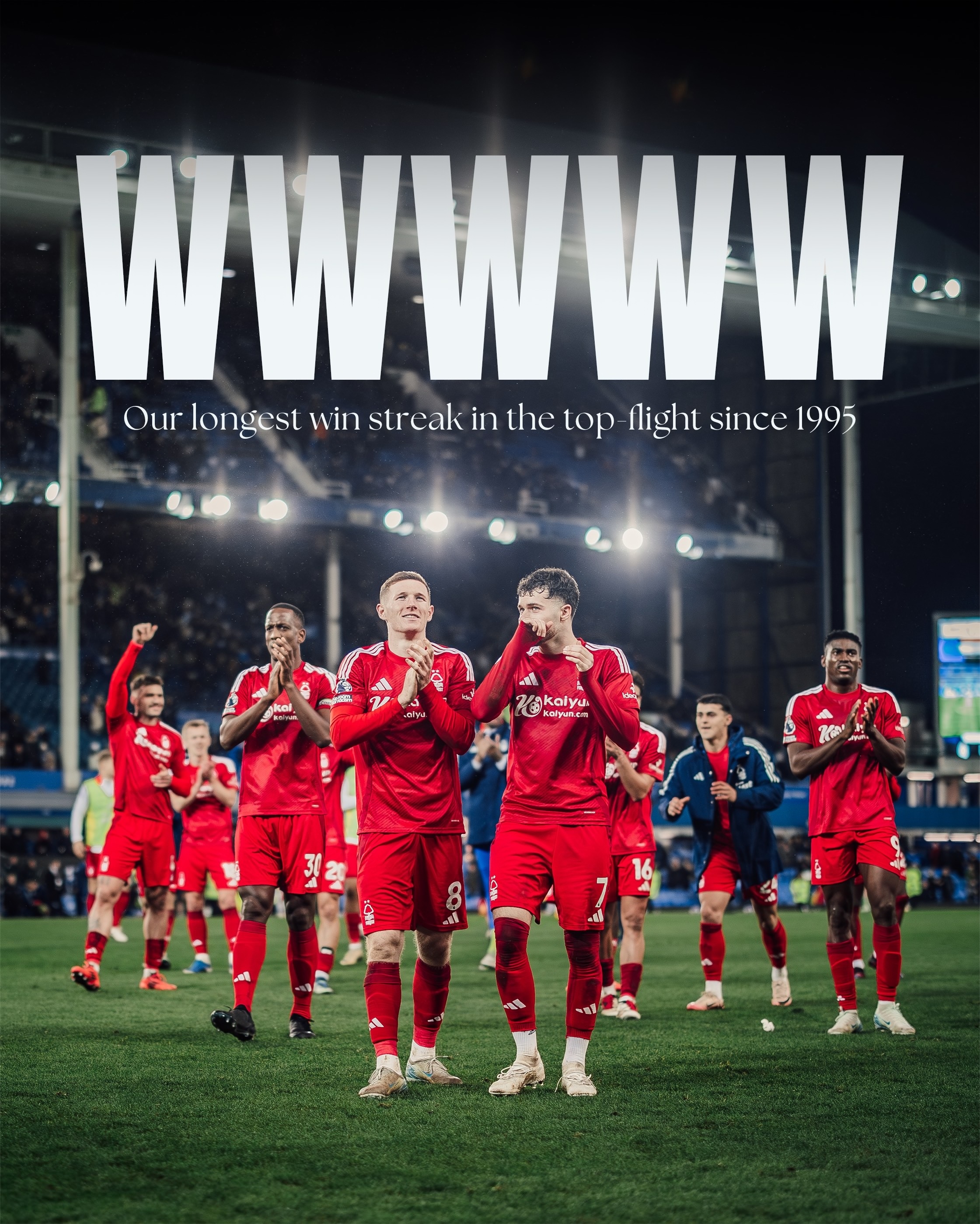 包含大腕逐出曼城，球队择其老将继续征战的词条