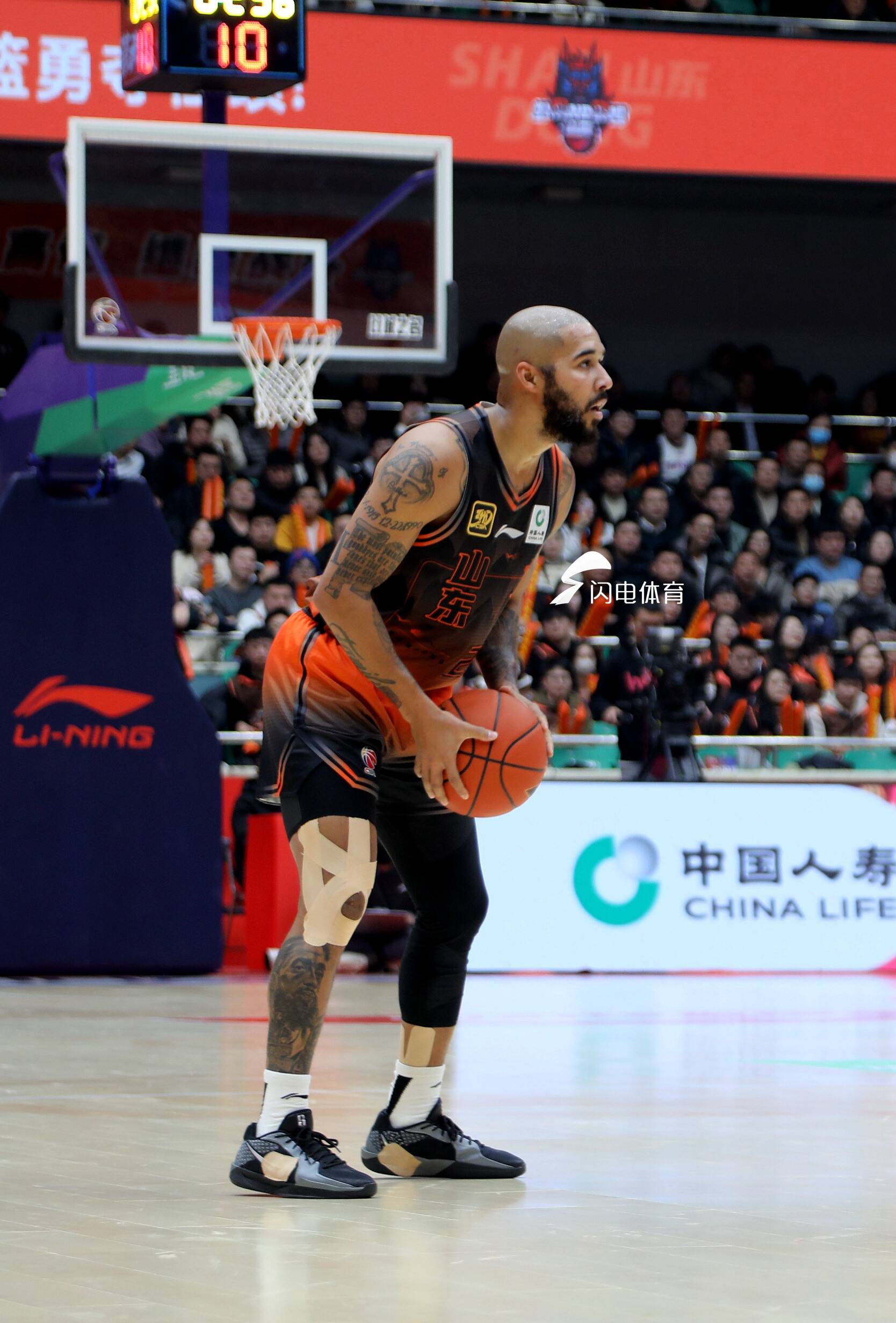 包含NBA球星集结迪拜进行冬训备战新赛季的词条
