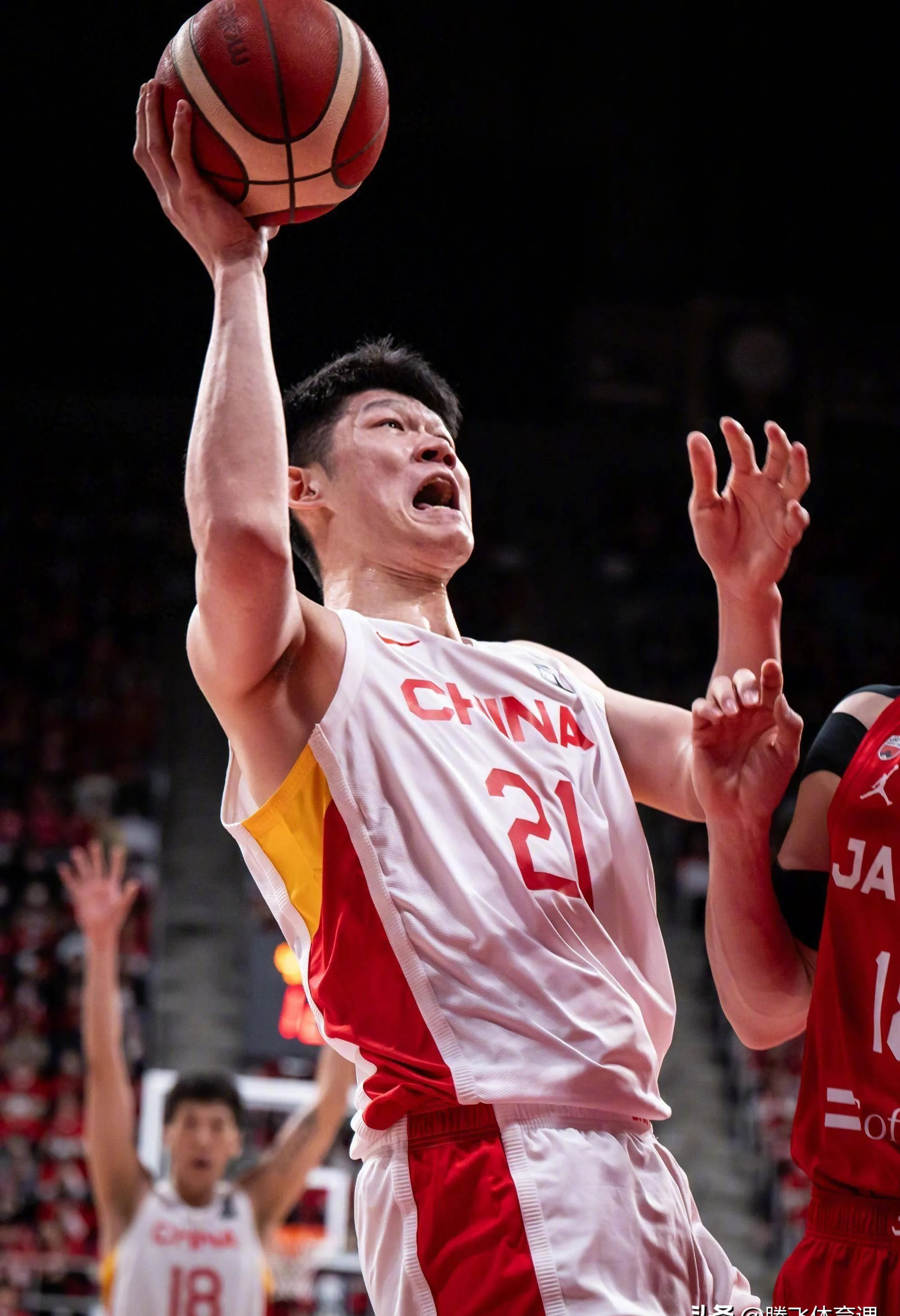 关于黄蜂绝地反击中国男篮，莫里斯惊艳世界的信息