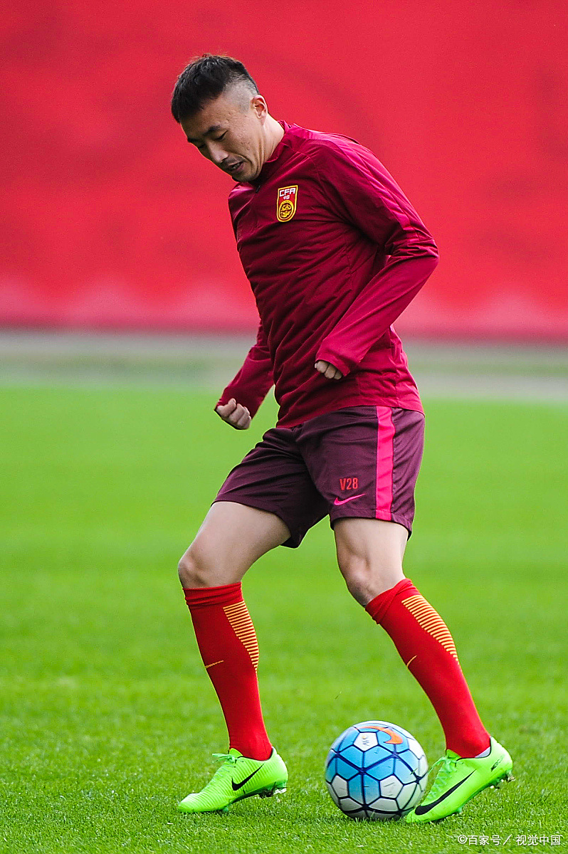 LOL英雄联盟投注-中国足球联赛备受瞩目，球员精神抖擞的简单介绍