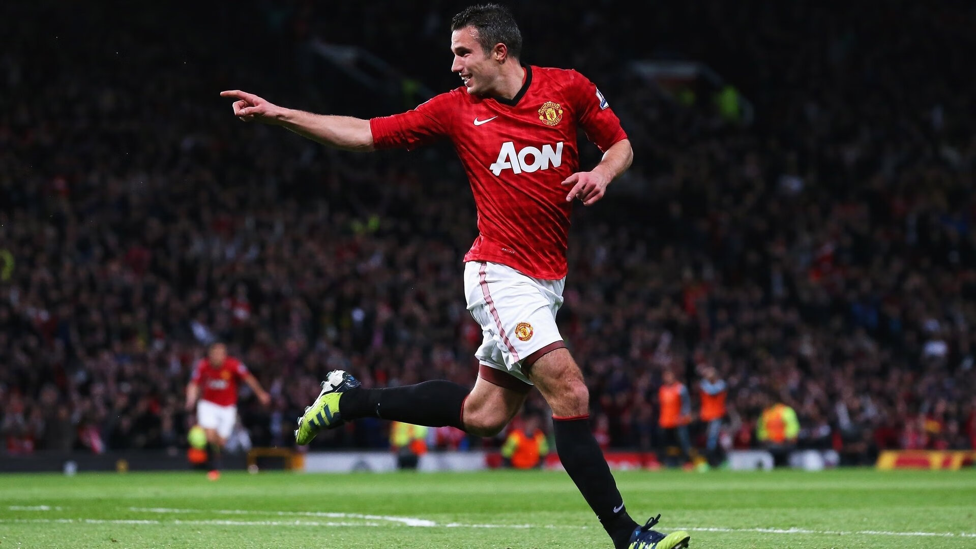 赛道与球场的交响,F1街道赛焦点战与北京队火力压制步行者的双重视角